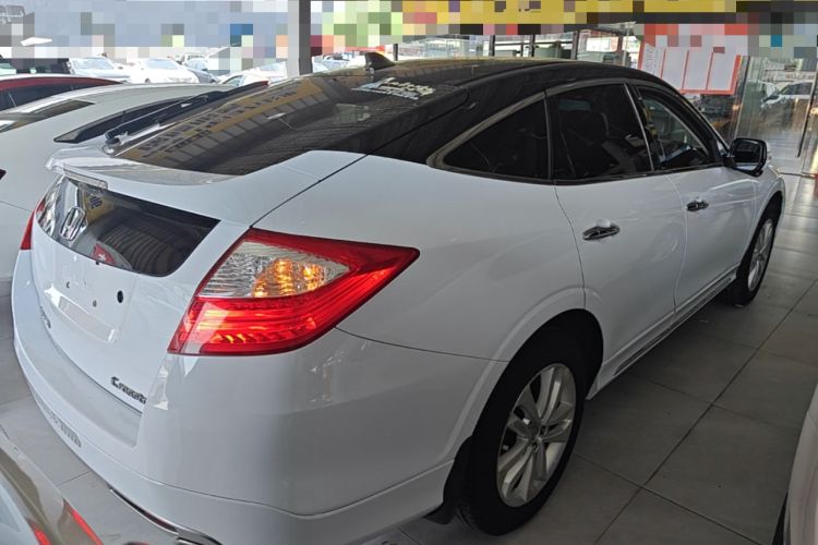 Used Honda Crosstour 2014 2.4L Luxury Edition Rear Right 45 Deg