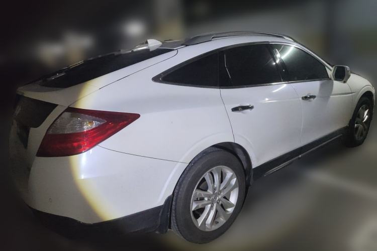 Used Honda Crosstour 2014 2.4L Luxury Edition Rear Right 45 Deg