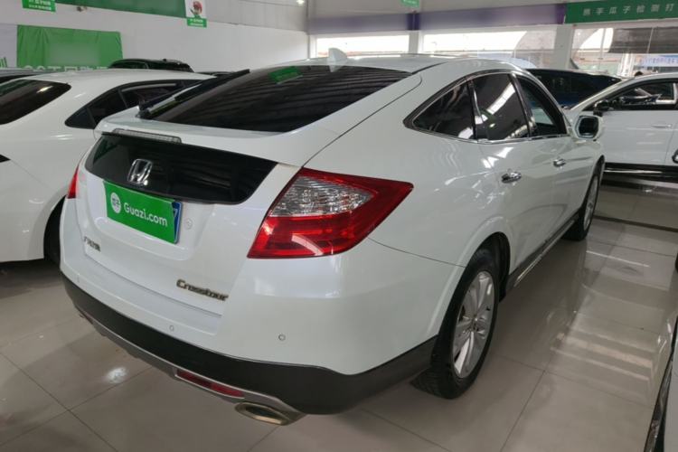 Used Honda Crosstour 2014 2.4L Luxury Edition Rear Right 45 Deg