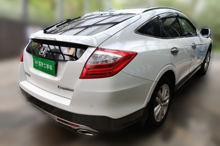 Used Honda Crosstour 2014 2.4L Luxury Edition Rear Right 45 Deg