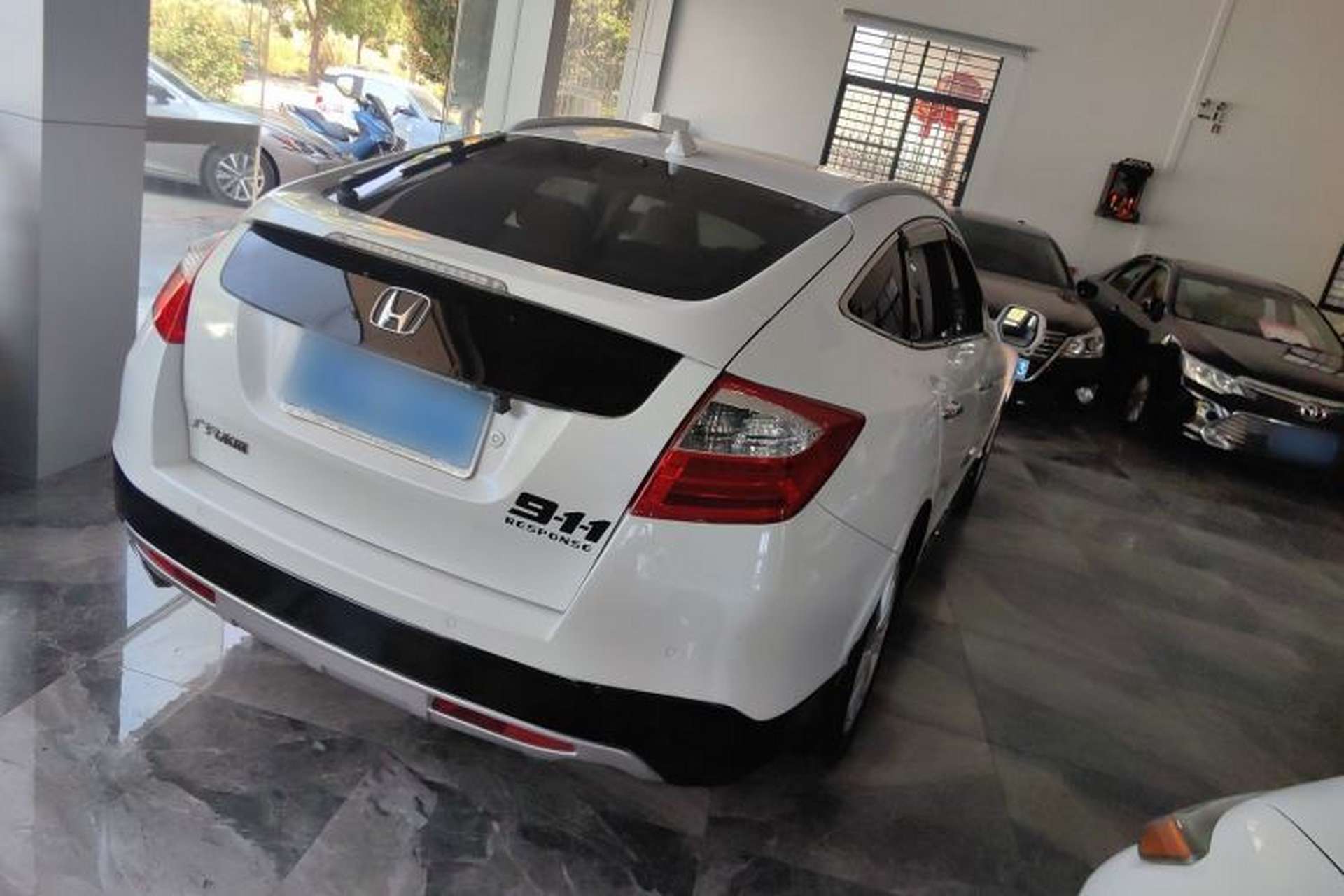 Used Honda Crosstour 2014 2.4L Luxury Edition Rear Right 45 Deg