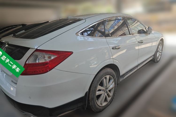 Used Honda Crosstour 2014 2.4L Luxury Edition Rear Right 45 Deg
