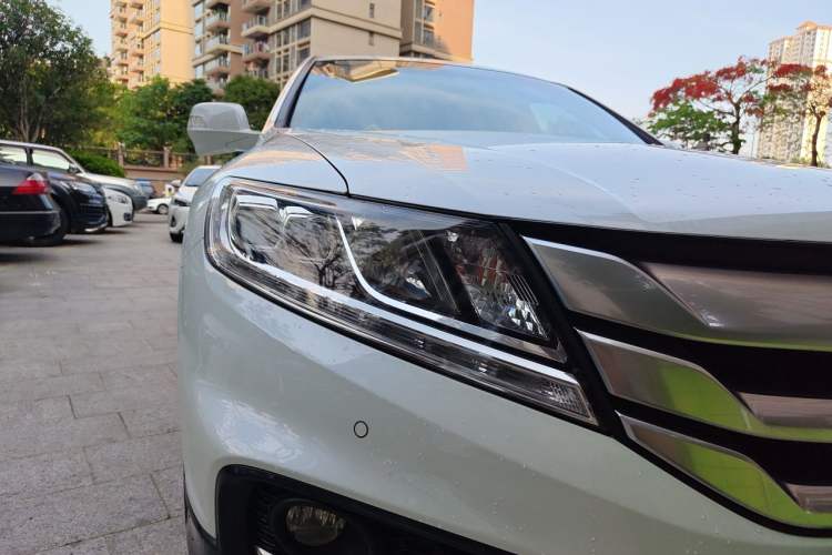 Used Honda Crosstour 2014 2.4L Luxury Edition Right Front Headlight