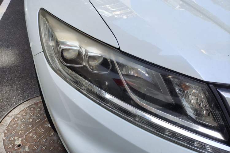 Used Honda Crosstour 2014 2.4L Luxury Edition Right Front Headlight