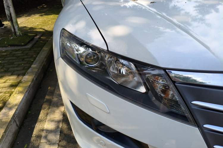 Used Honda Crosstour 2014 2.4L Luxury Edition Right Front Headlight
