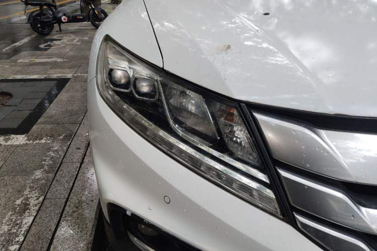 Used Honda Crosstour 2014 2.4L Luxury Edition Right Front Headlight