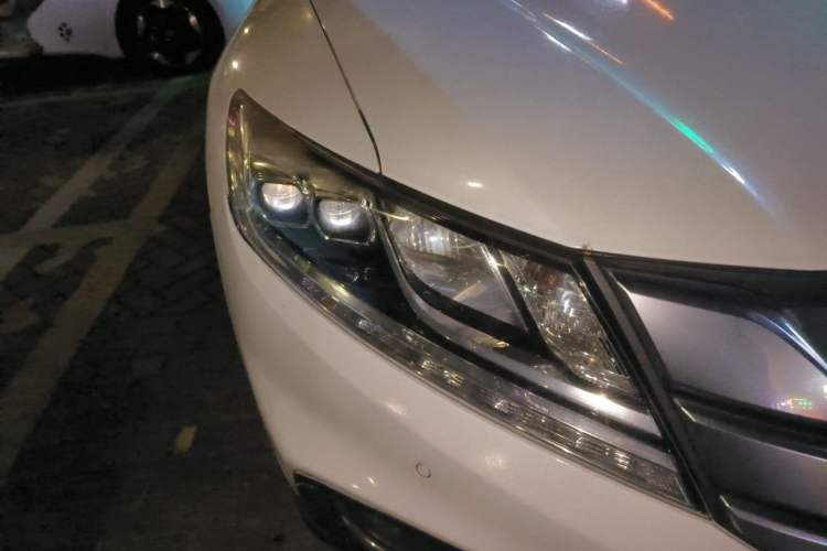 Used Honda Crosstour 2014 2.4L Luxury Edition Right Front Headlight