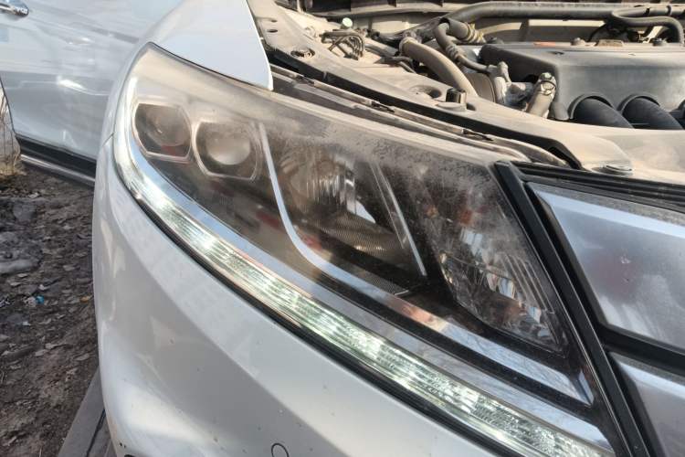 Used Honda Crosstour 2014 2.4L Luxury Edition Right Front Headlight
