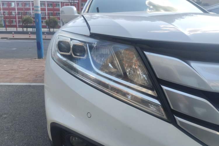 Used Honda Crosstour 2014 2.4L Luxury Edition Right Front Headlight