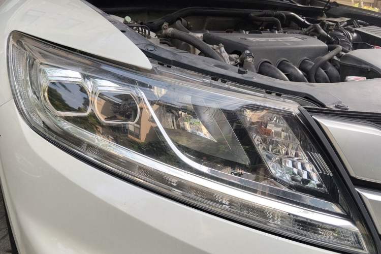 Used Honda Crosstour 2014 2.4L Luxury Edition Right Front Headlight
