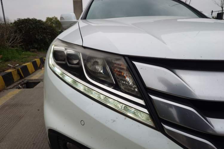 Used Honda Crosstour 2014 2.4L Luxury Edition Right Front Headlight