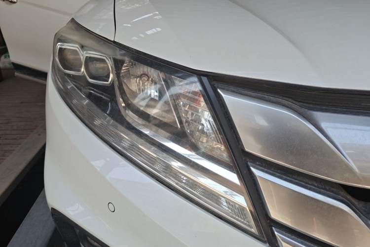 Used Honda Crosstour 2014 2.4L Luxury Edition Right Front Headlight
