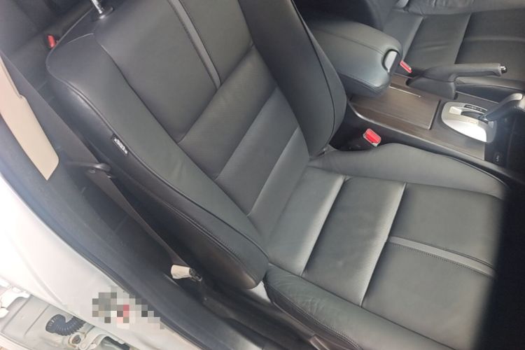 Used Honda Crosstour 2014 2.4L Luxury Edition Right Front Seat
