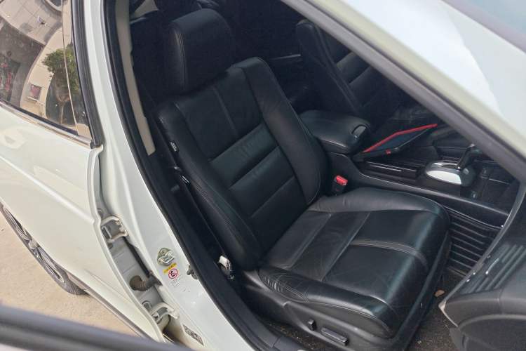Used Honda Crosstour 2014 2.4L Luxury Edition Right Front Seat