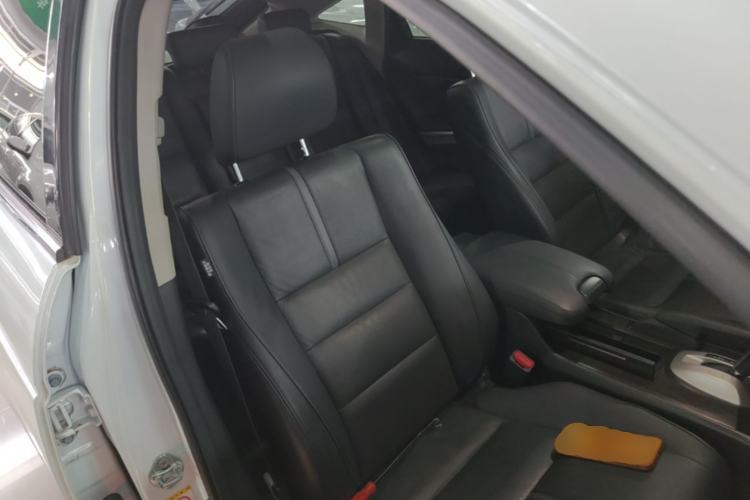 Used Honda Crosstour 2014 2.4L Luxury Edition Right Front Seat
