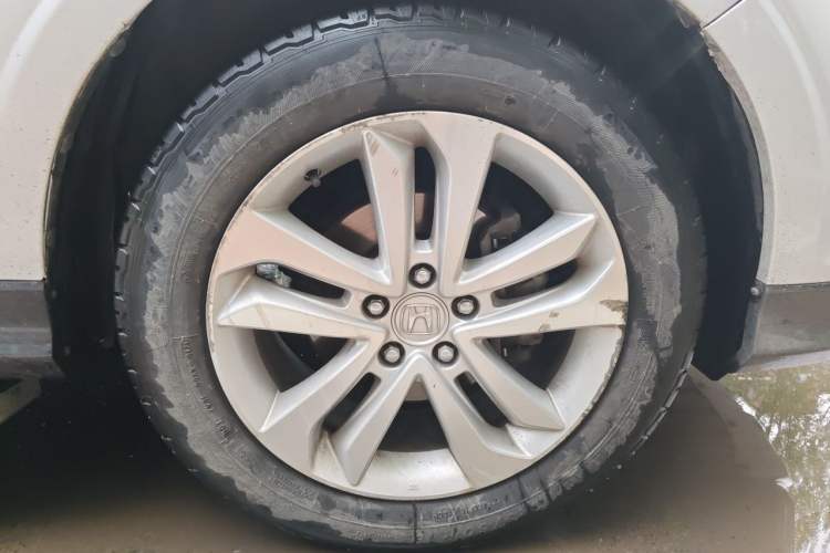Used Honda Crosstour 2014 2.4L Luxury Edition Right Front Wheel Hub