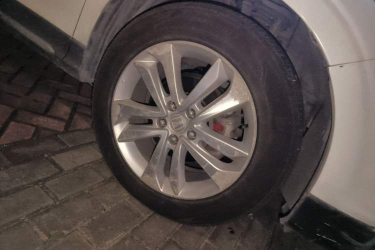 Used Honda Crosstour 2014 2.4L Luxury Edition Right Front Wheel Hub
