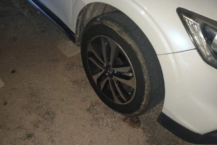Used Honda Crosstour 2014 3.0L AWD Prestige Edition Right Front Wheel Hub