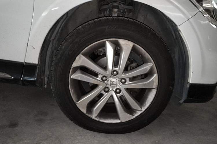 Used Honda Crosstour 2014 2.4L Luxury Edition Right Front Wheel Hub