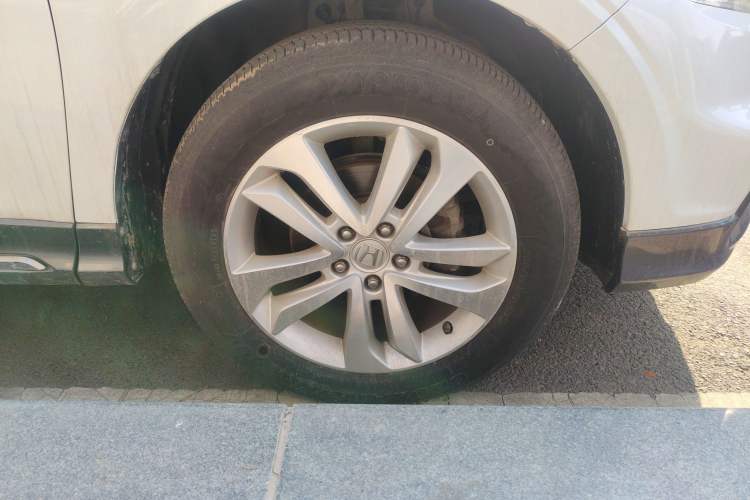 Used Honda Crosstour 2014 2.4L Luxury Edition Right Front Wheel Hub