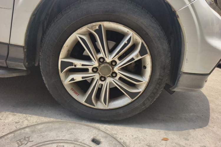 Used Honda Crosstour 2014 2.4L Luxury Edition Right Front Wheel Hub