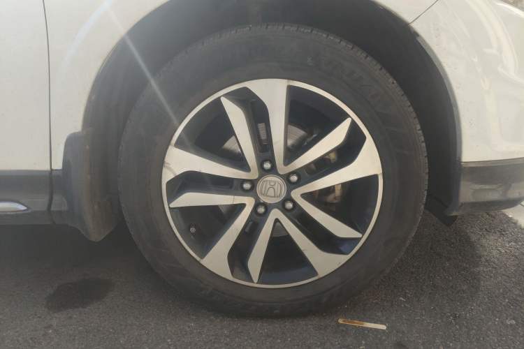 Used Honda Crosstour 2014 2.4L Luxury Edition Right Front Wheel Hub