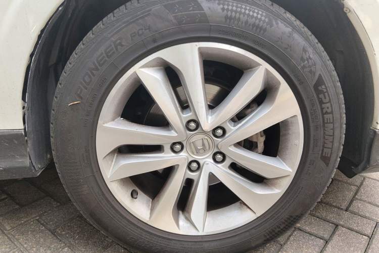 Used Honda Crosstour 2014 2.4L Luxury Edition Right Front Wheel Hub