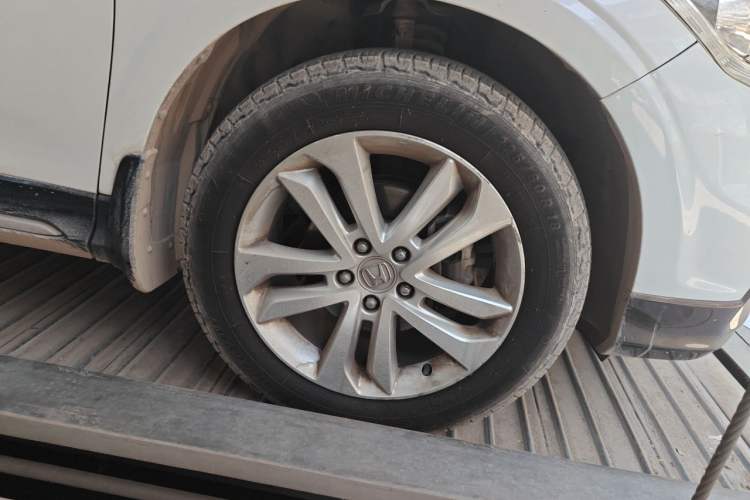 Used Honda Crosstour 2014 2.4L Luxury Edition Right Front Wheel Hub