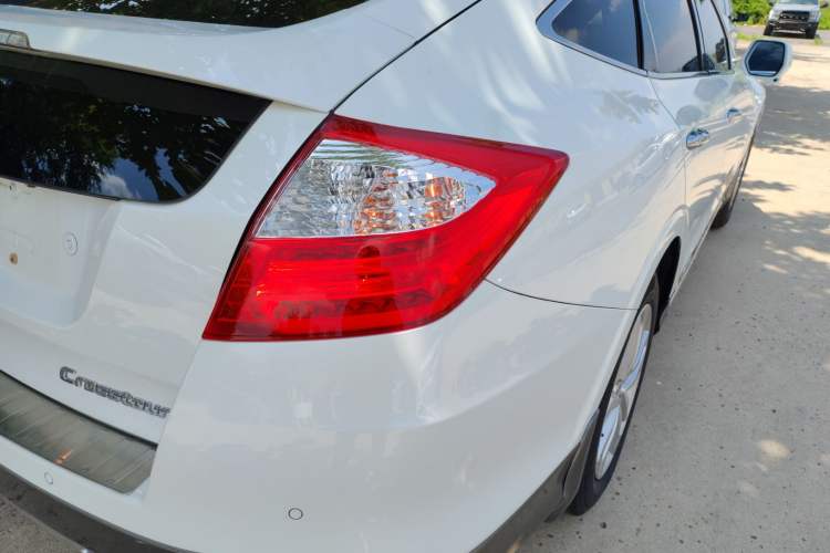Used Honda Crosstour 2014 2.4L Luxury Edition Right Rear Taillight