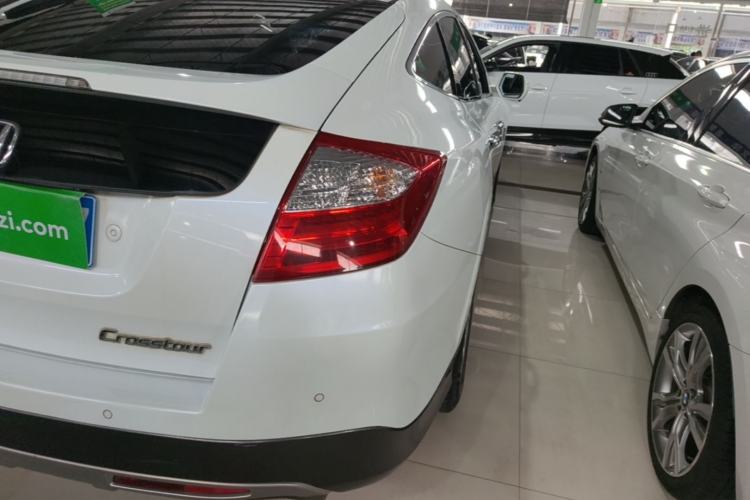 Used Honda Crosstour 2014 2.4L Luxury Edition Right Rear Taillight