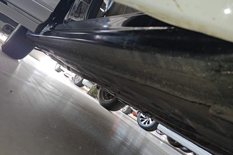 Used Honda Crosstour 2014 2.4L Luxury Edition Right Side Sill
