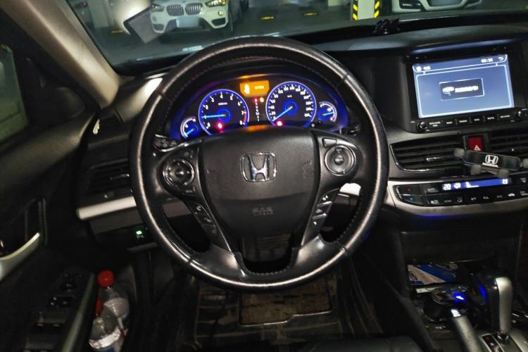 Used Honda Crosstour 2014 2.4L Luxury Edition Steering Wheel