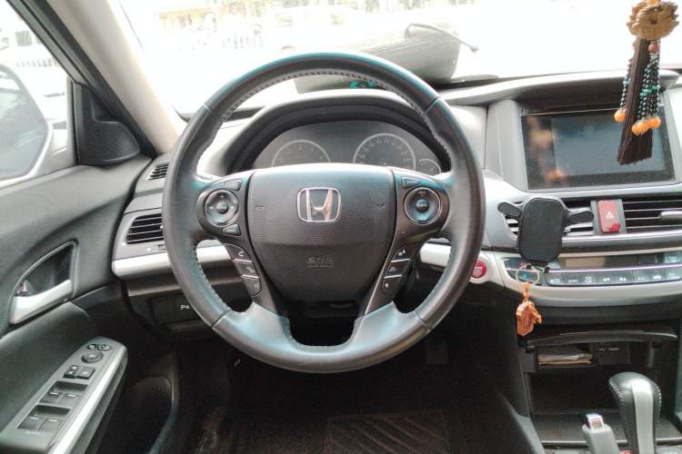 Used Honda Crosstour 2014 2.4L Luxury Edition Steering Wheel