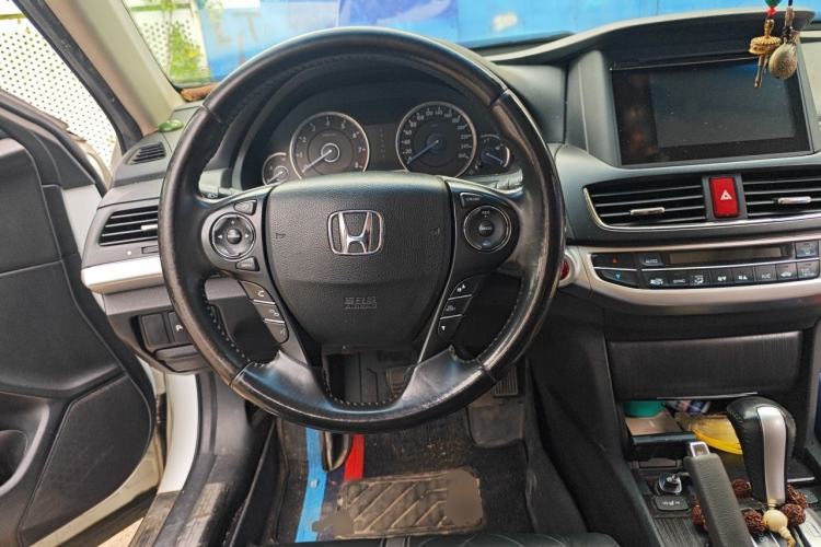Used Honda Crosstour 2014 2.4L Luxury Edition Steering Wheel