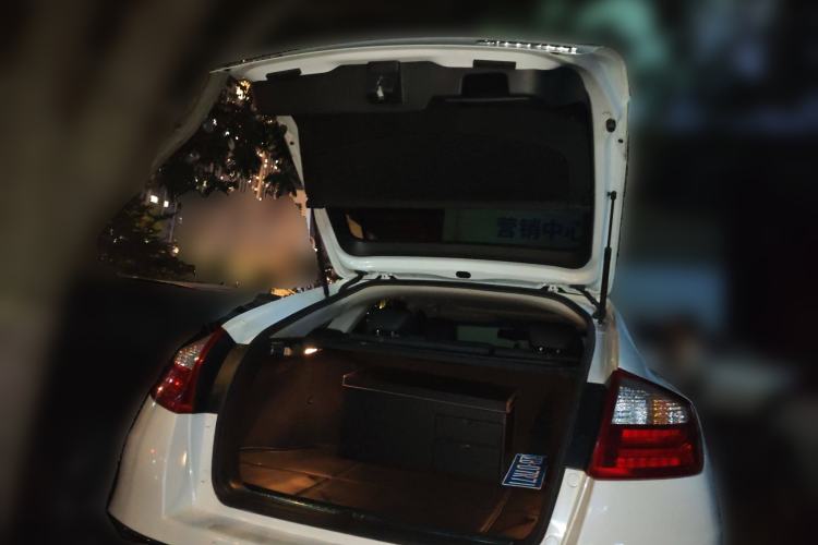 Used Honda Crosstour 2014 2.4L Luxury Navigation Edition Trunk