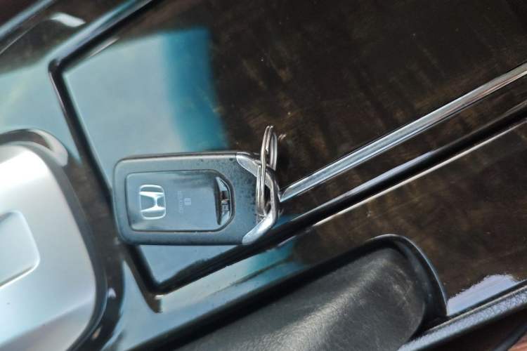 Used Honda Crosstour 2014 3.0L AWD Prestige Edition Vehicle Key