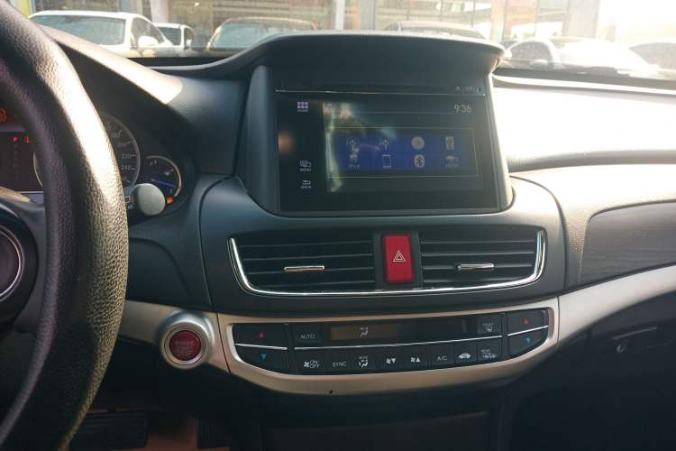 Used Honda Crosstour 2016 2.4L Luxury Edition Audio And AC Panel