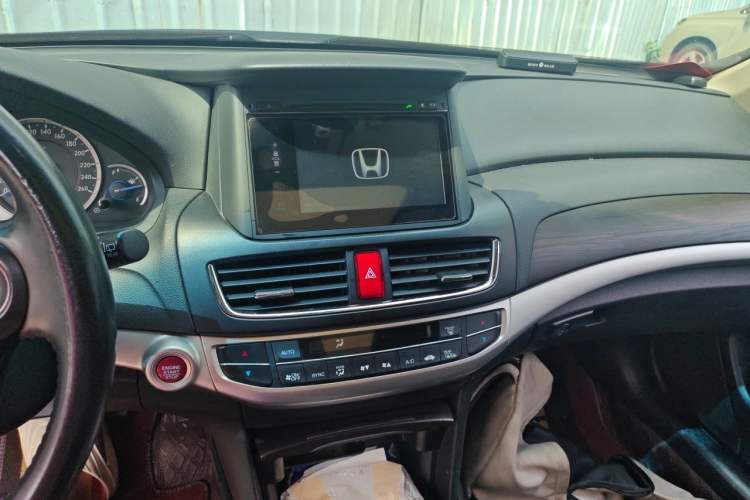 Used Honda Crosstour 2016 2.4L Luxury Edition Audio And AC Panel