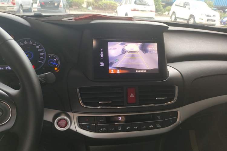 Used Honda Crosstour 2016 2.4L Luxury Edition Audio And AC Panel