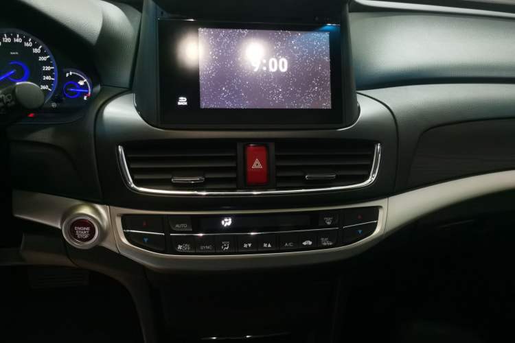 Used Honda Crosstour 2016 2.4L Luxury Edition Audio And AC Panel