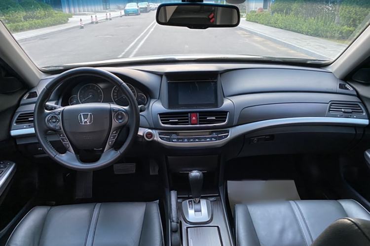Used Honda Crosstour 2016 2.4L Luxury Edition Audio And AC Panel