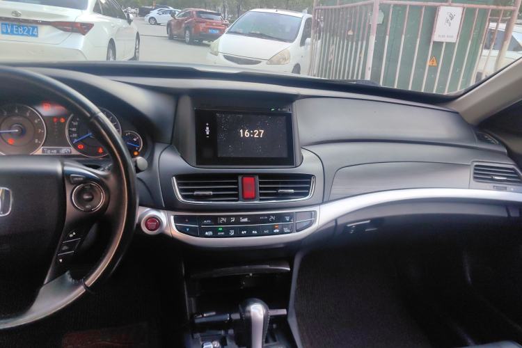 Used Honda Crosstour 2016 2.4L Luxury Edition Audio And AC Panel