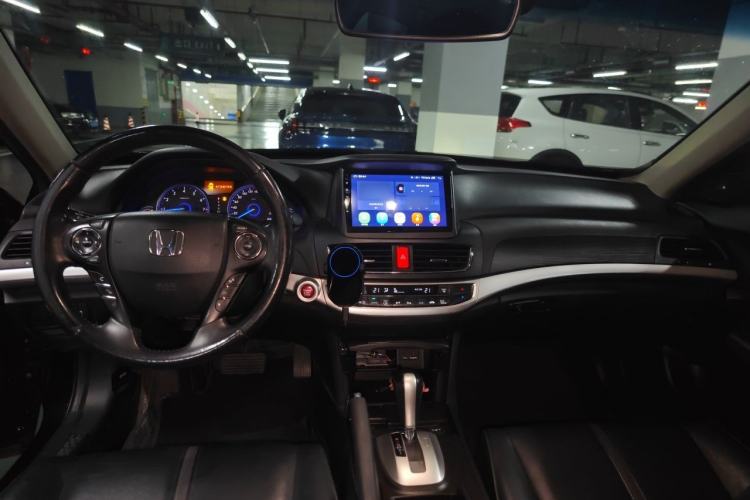 Used Honda Crosstour 2016 2.4L Luxury Edition Center Console