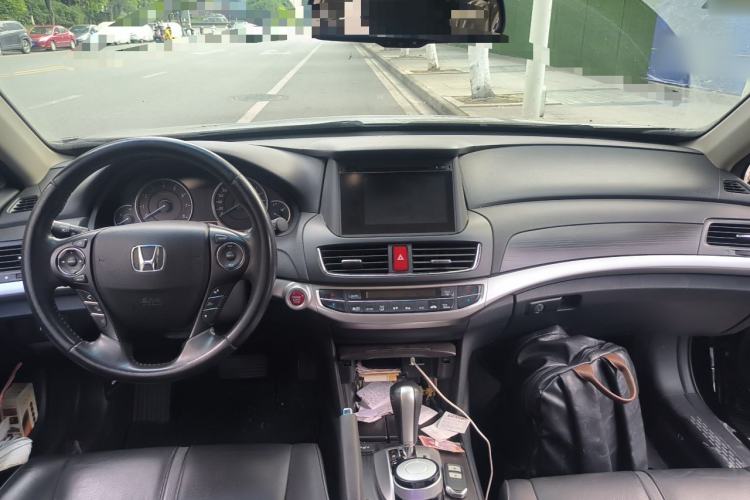 Used Honda Crosstour 2016 2.4L Luxury Edition Center Console