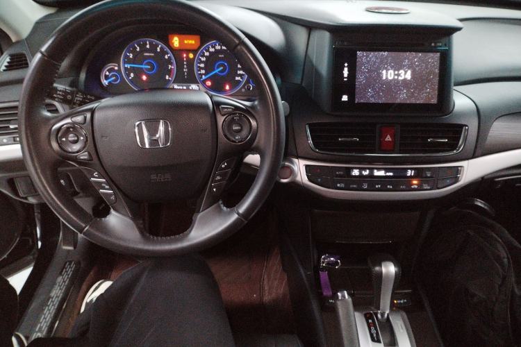 Used Honda Crosstour 2016 2.4L Luxury Edition Center Console