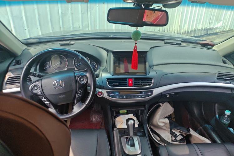 Used Honda Crosstour 2016 2.4L Luxury Edition Center Console