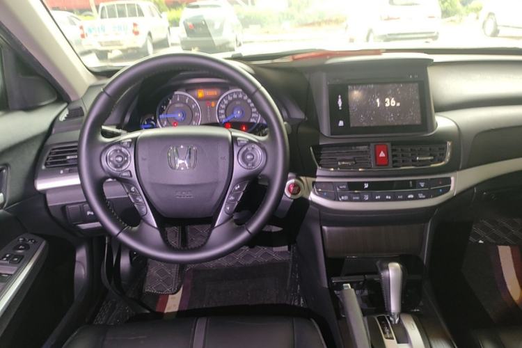 Used Honda Crosstour 2016 2.4L Luxury Edition Center Console