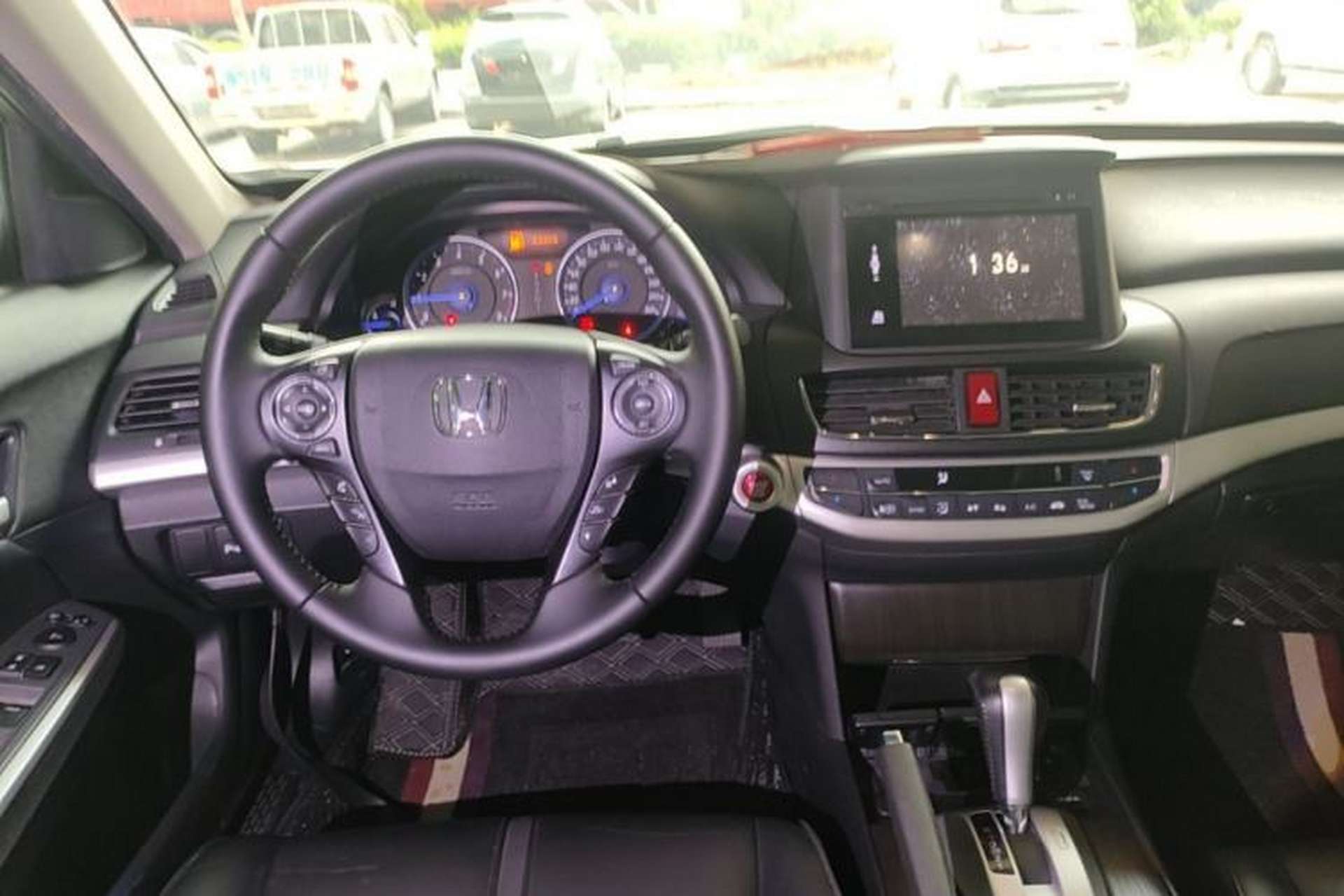 Used Honda Crosstour 2016 2.4L Luxury Edition Center Console
