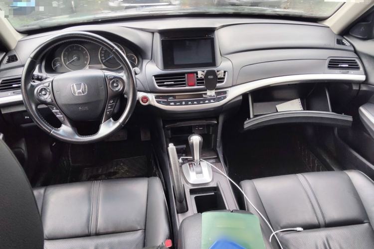 Used Honda Crosstour 2016 2.4L Luxury Edition Center Console