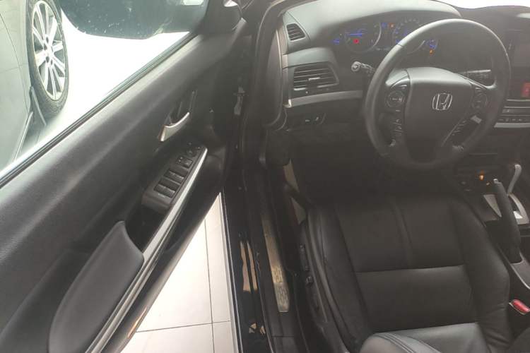Used Honda Crosstour 2016 2.4L Luxury Edition Driver Seat